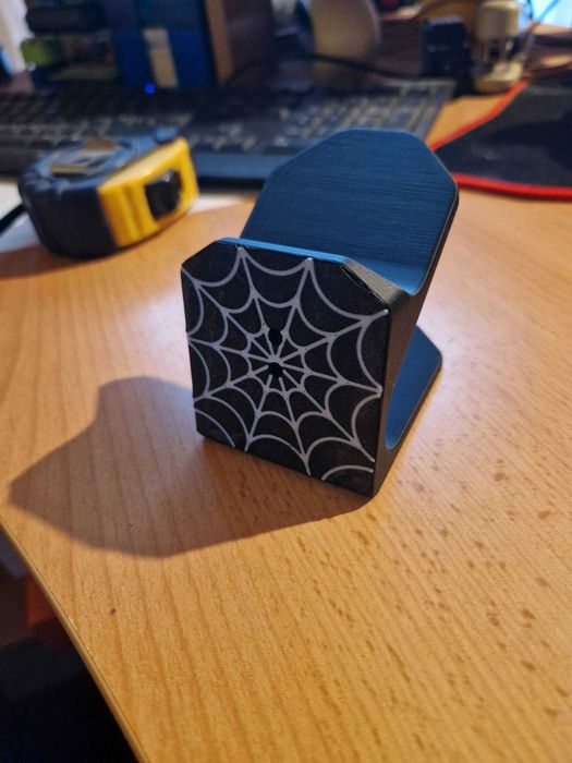 Suport controler Spider-Man – cadoul ideal pentru gameri