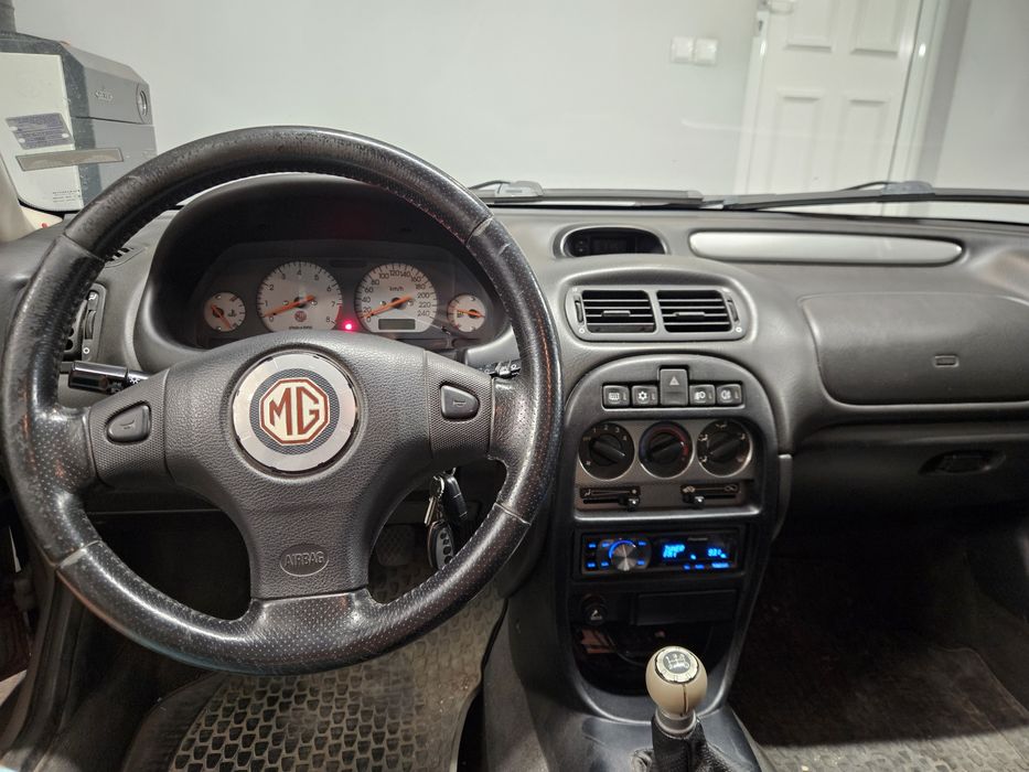Продавам MG ZR 160