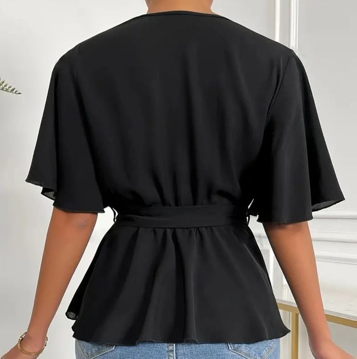 Bluza marimea 48 superba noua Primita cadou. Imi e mare