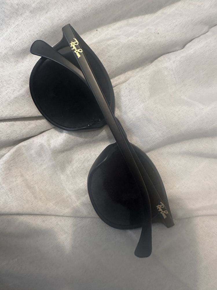 Очила Rayban носени