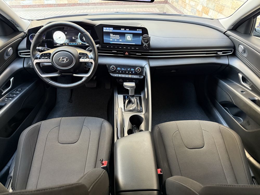 Hyndai Elantra 2-позиция