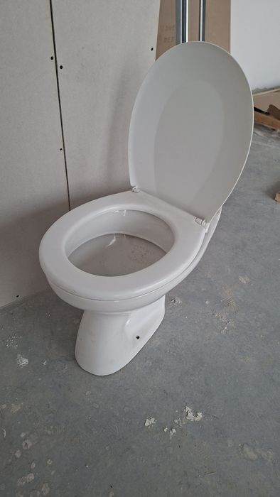 Унитаз в хорошем состоянии