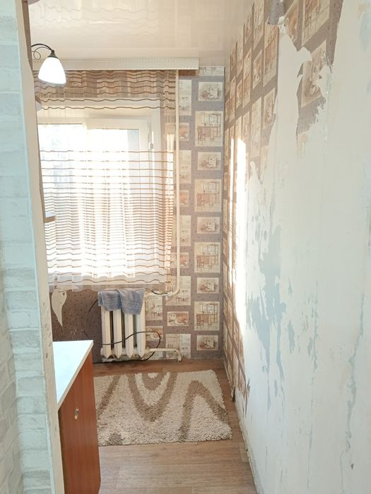 Продам 2 х комн квар. 3 мкр-7 дом- 2   этаж