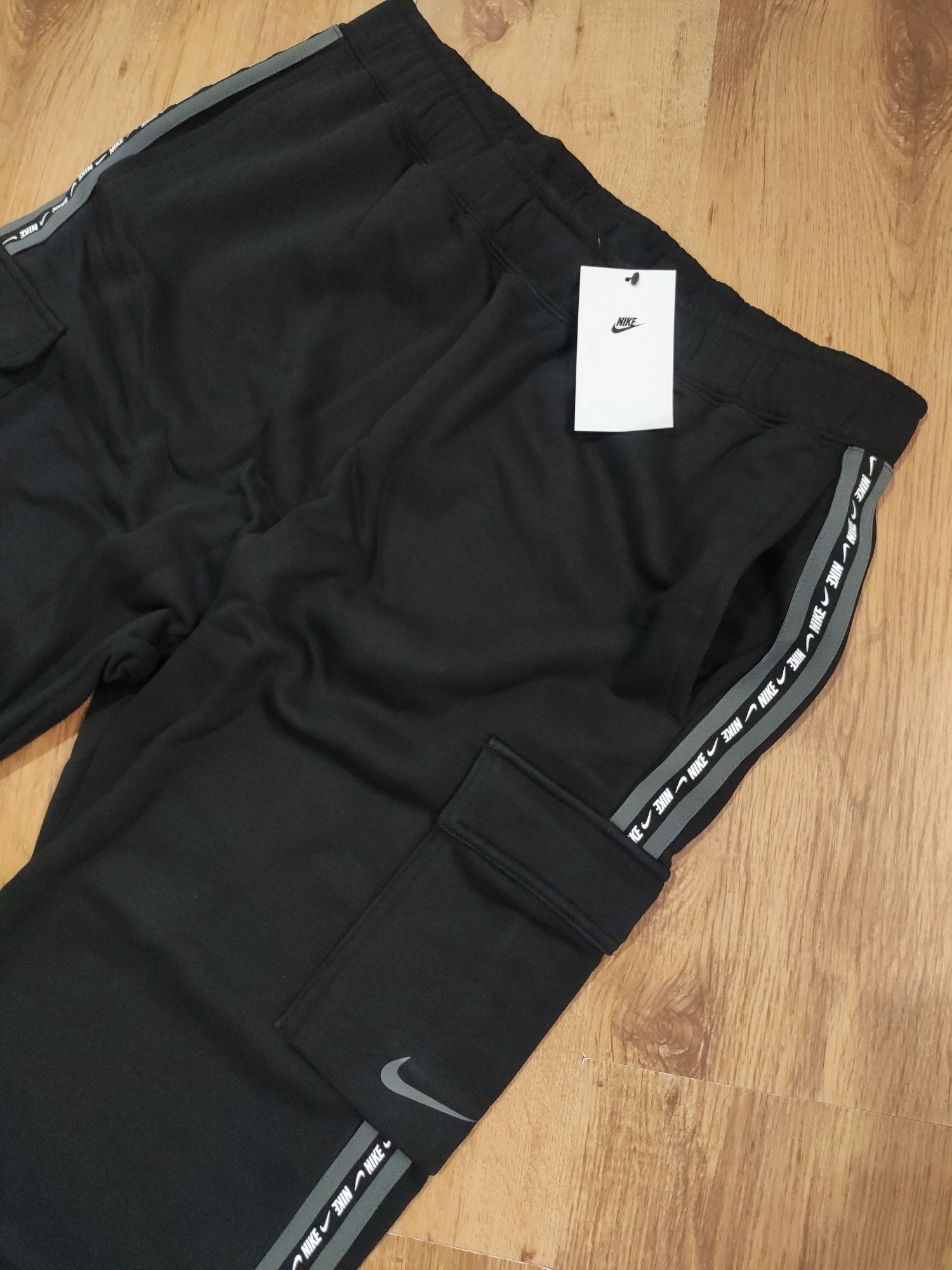 Pantaloni Nike Sportswear Cargo mărimea XL