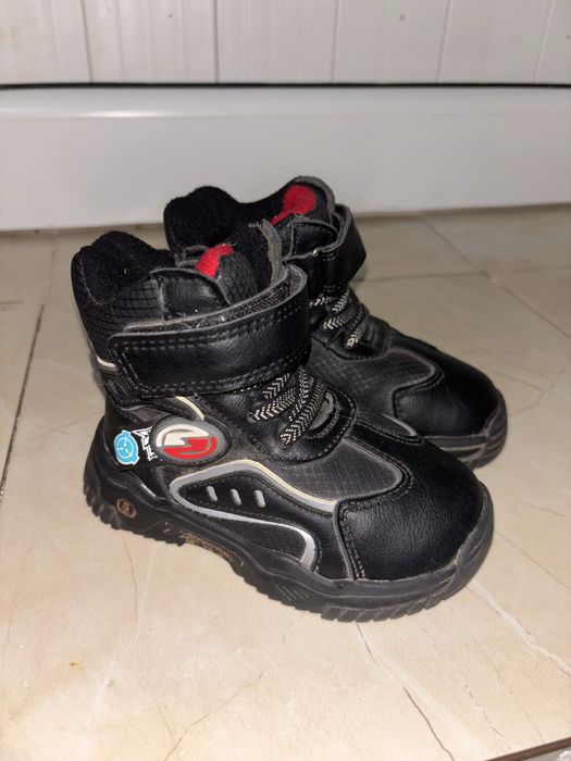 Детские ботинкии