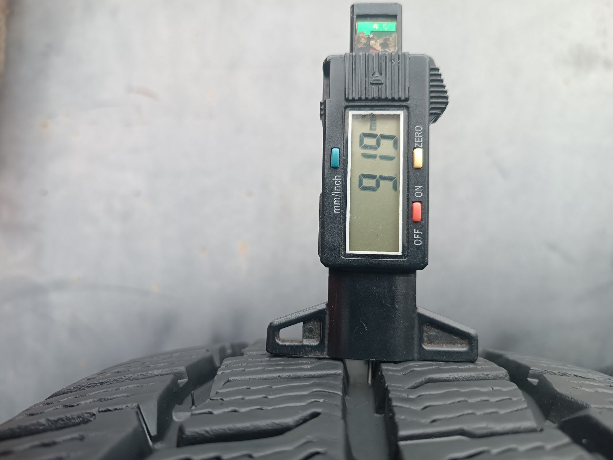 215/65/16 С Kumho