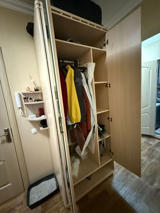 Шкаф в прихожую.