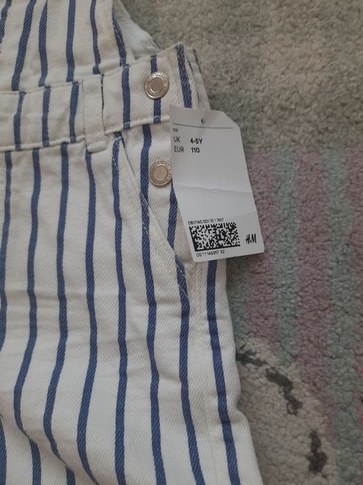 Детски дънков гащеризон бял H&M нов с етикет 4-5 години 110 см