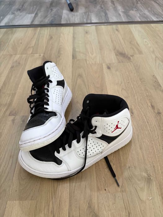Adidasi Nike - Jordan