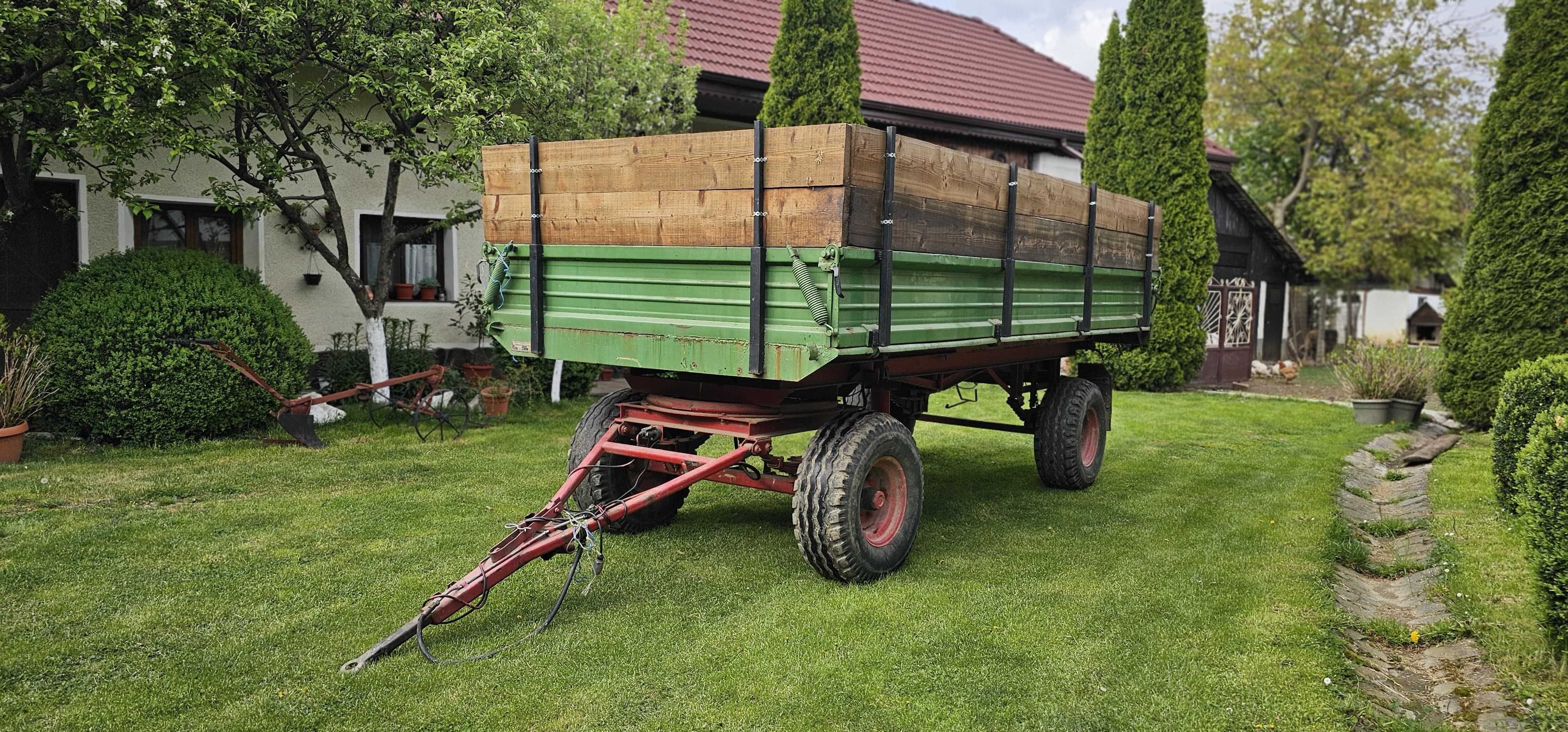 Remorca agricola basculabila pe 3 parti stare f buna