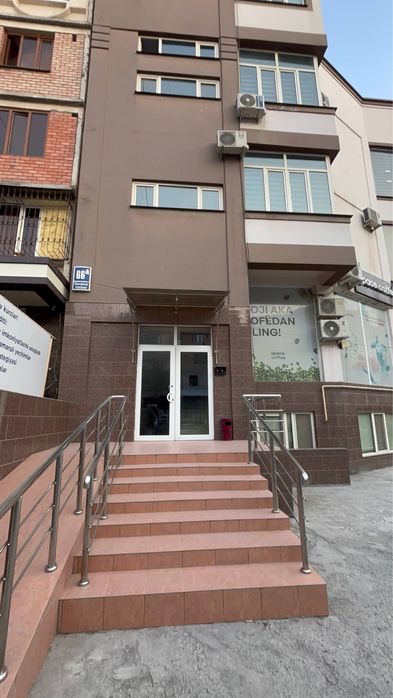 В аренду!  Адрес: Коратош 66, Рядом с мечетью Караташ