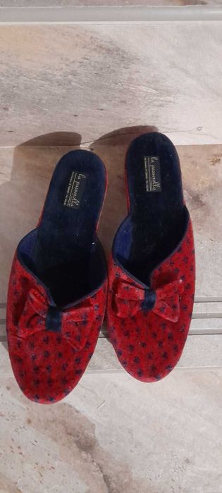 Papuci de casa stil saboti din catifea