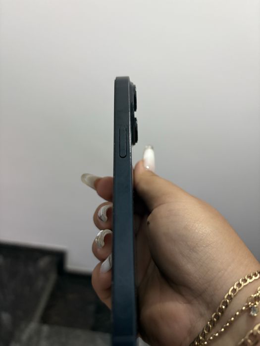 Vand Iphone 14 simplu