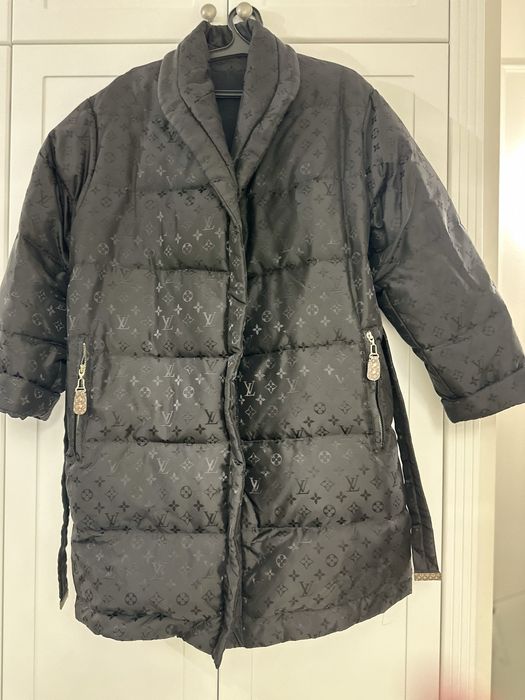 Продаю зимнюю куртку