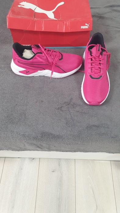 Adidasi Puma roz , noi , marimea 41