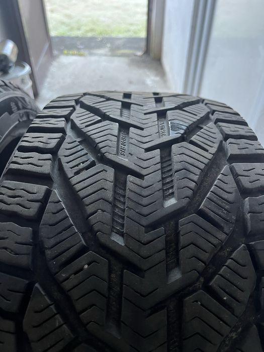 Cauciucuri 235/40/18 iarna