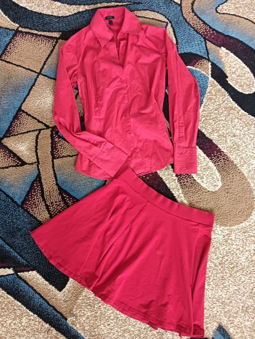 Fustă și cămașa superbe mărimea M