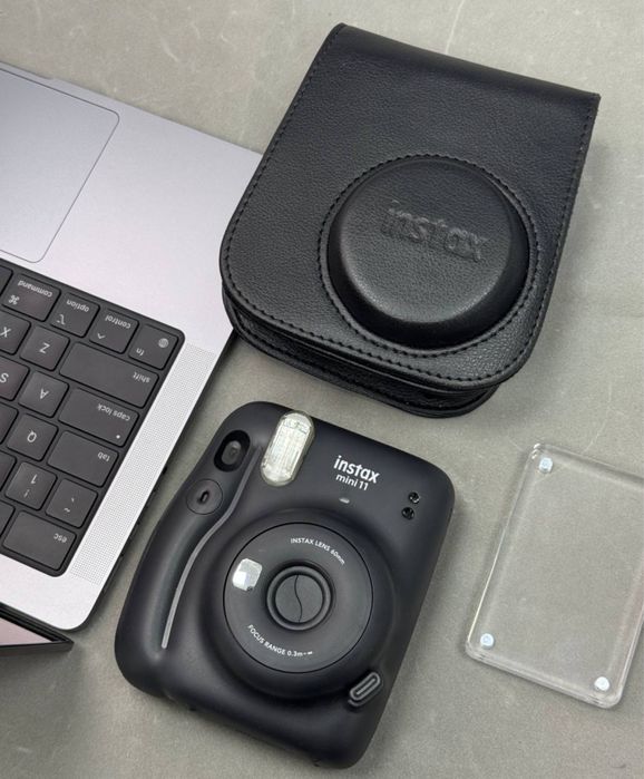 Instax mini 11.