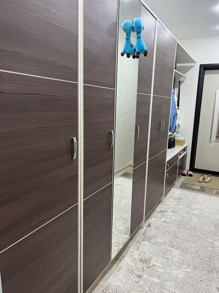 Продам Шкаф в прихожую