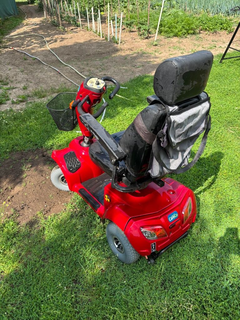 Scuter electric cu 4 roti
