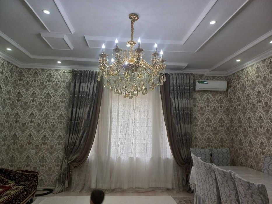 Срочно продается дом 8 комнат,2,5 сотки,метро Хонабод.