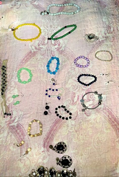 Браслеты серешки таспехи и т.д