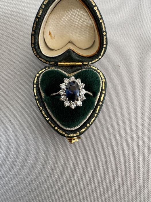 Inel din aur, safir si diamante