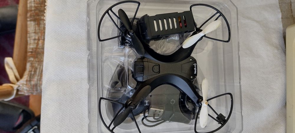 Mini Dronă FPV Predator