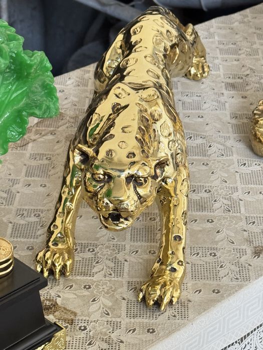 Статуэтки (декор для комнаты)