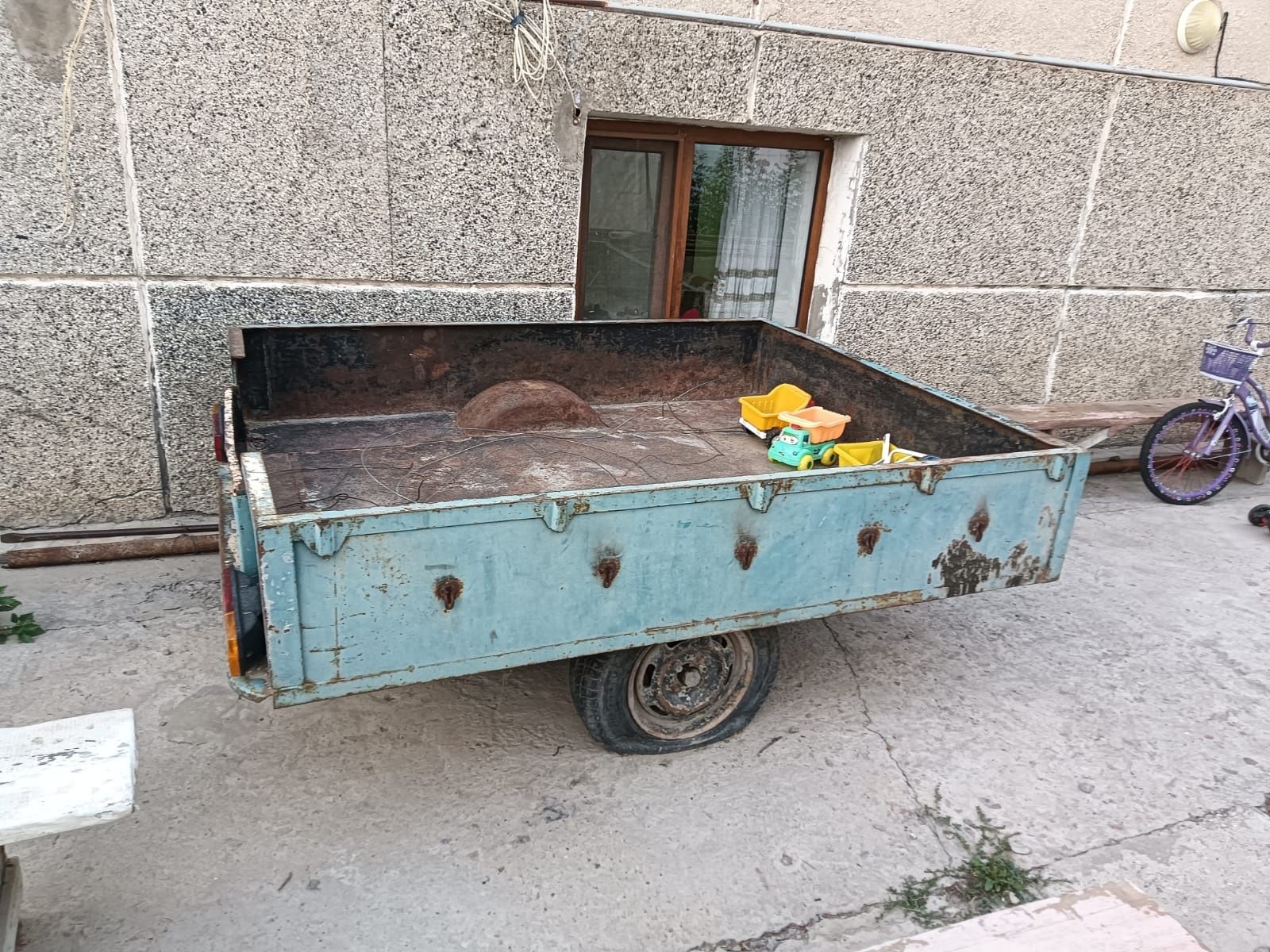 Прицеп сатылады вложений 2 покрышка 13ке