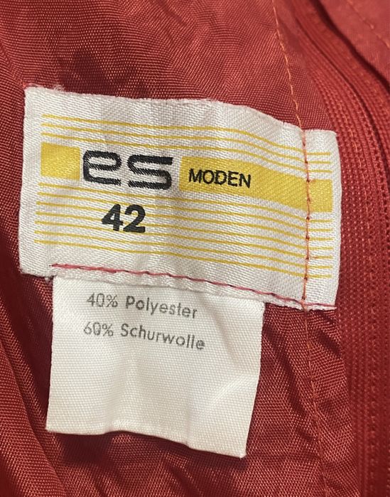 Fustă roșie tip office mărimea 42.