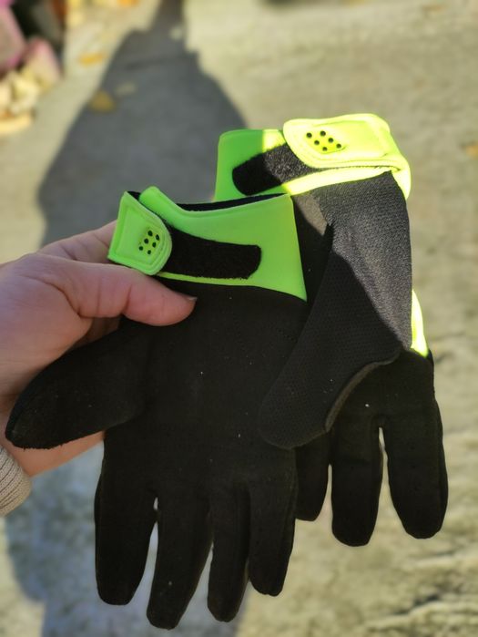 Cască protecție pentru copii+mănuși cadou