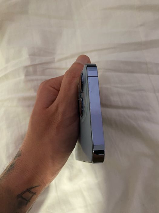 Iphone 13 pro sierra blue