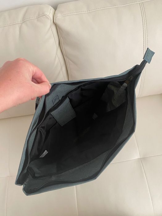 Чисто нова раница Schneider Electric за работа или пътуване