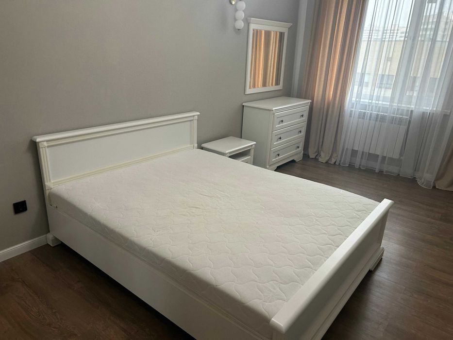 продам кровать с матрасом