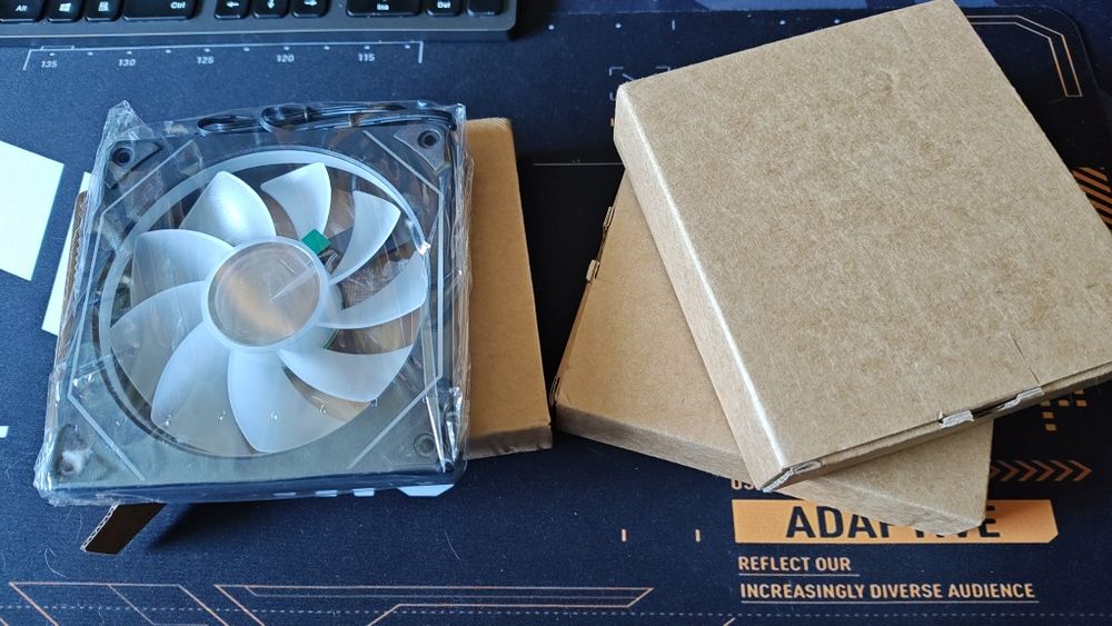 Carcasa pc + 3 fan revers noi.