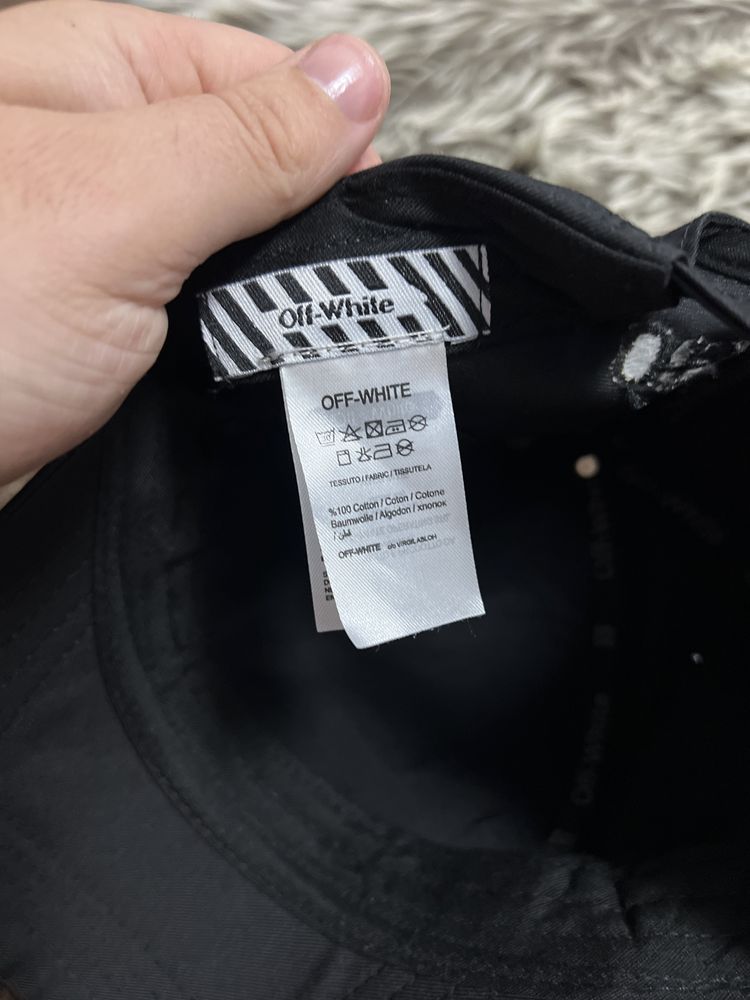 Sapca Off White full black