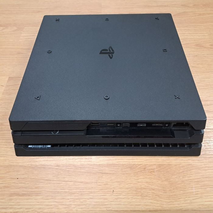PS4 Pro 1TB + Jocuri