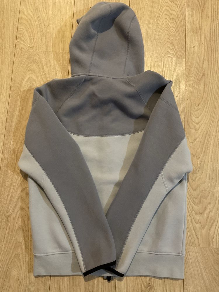 Горнище на Nike Tech Fleece - Синьо