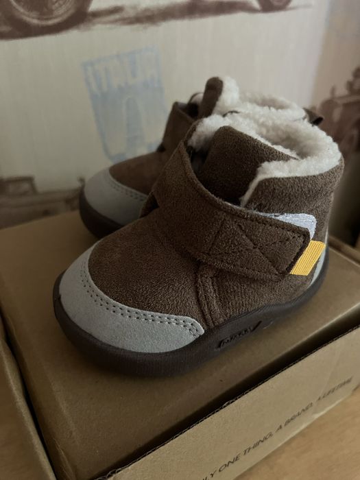 Продам новую обувь детскую на осень и весну 16р