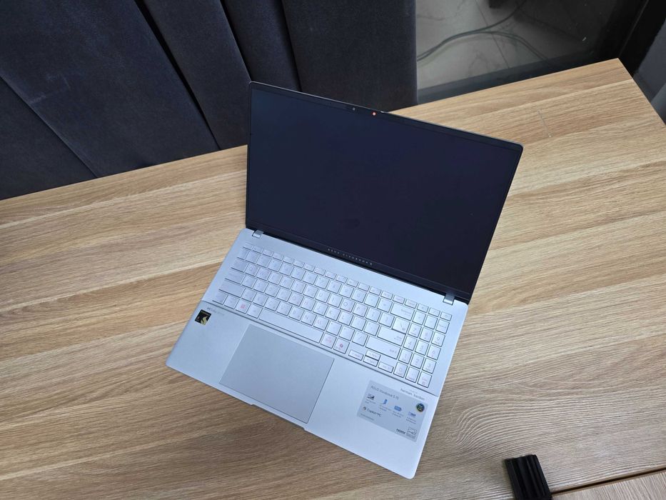 Asus VivoBook S15 | Huddi yangiday!