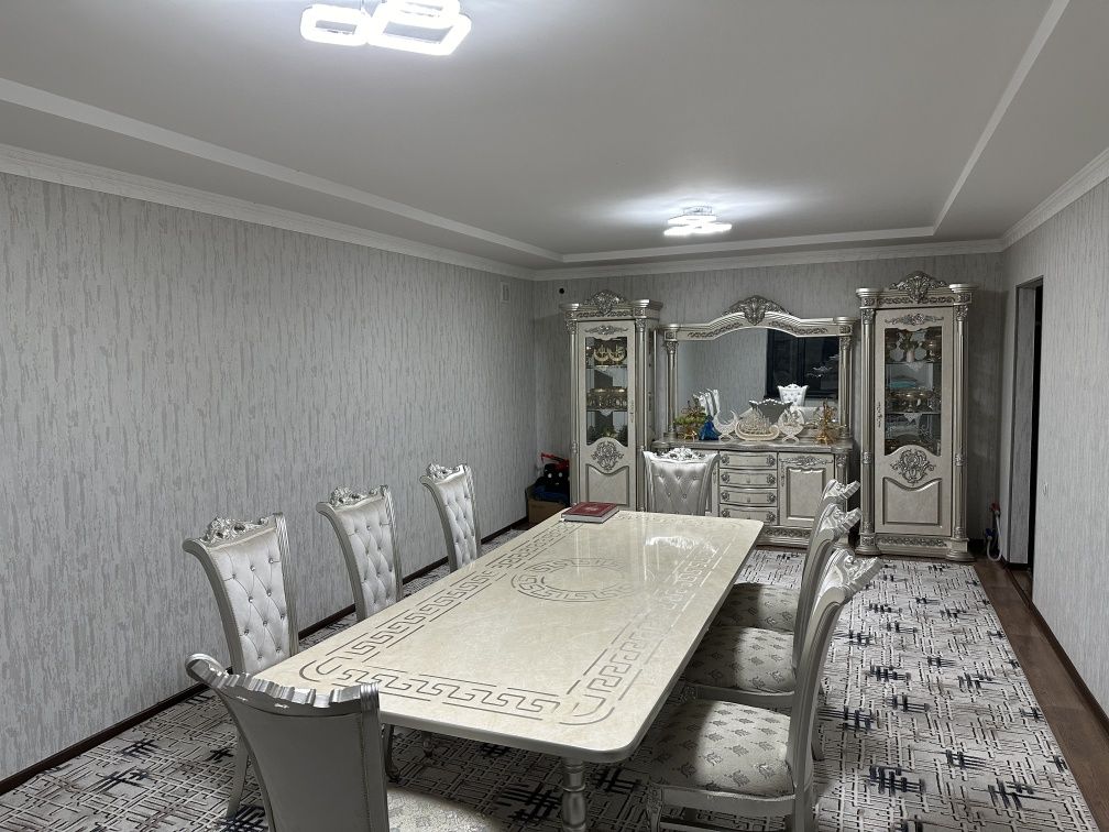 Продаётся дом 400 квм