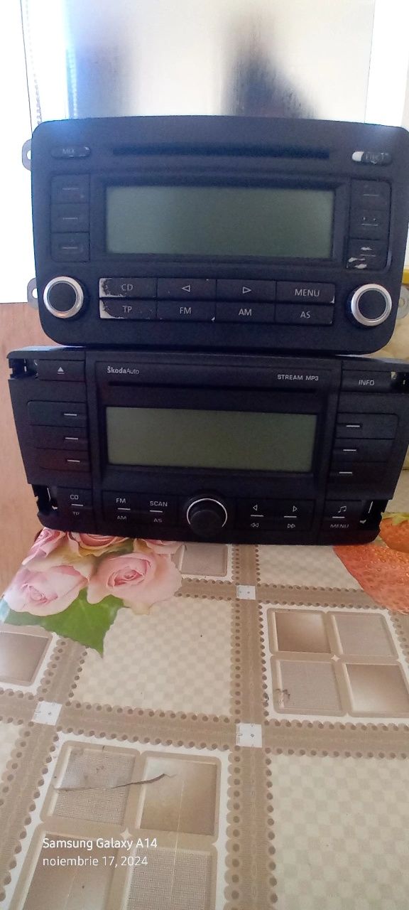 Se vinde radio cd player  vw