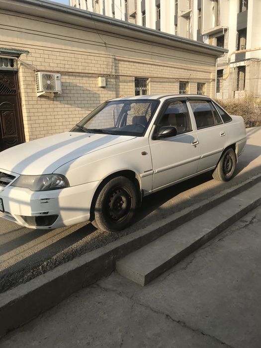 Nexia 2 oq  metan xolati yaxshi oladigan odamga narx otib beriladi