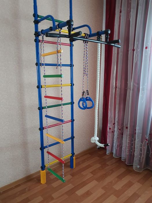 Детская шведская лестница