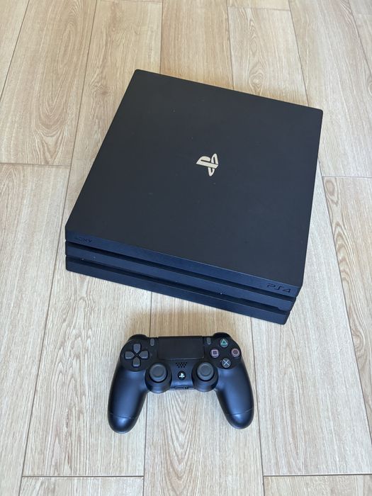Consola Playstation PS4 PRO cu jocuri