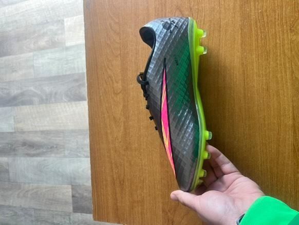Бутонки Nike hypervenom liquid gold neymar 2014 номер 44