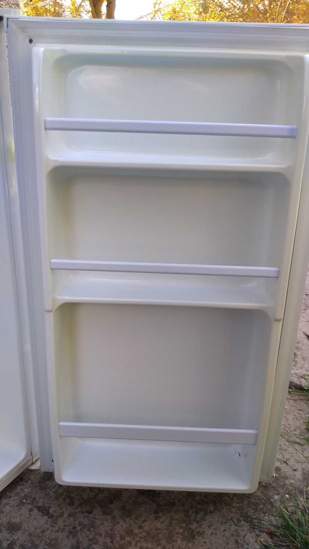 Хладилник Midea с вътрешна камера HS-120L