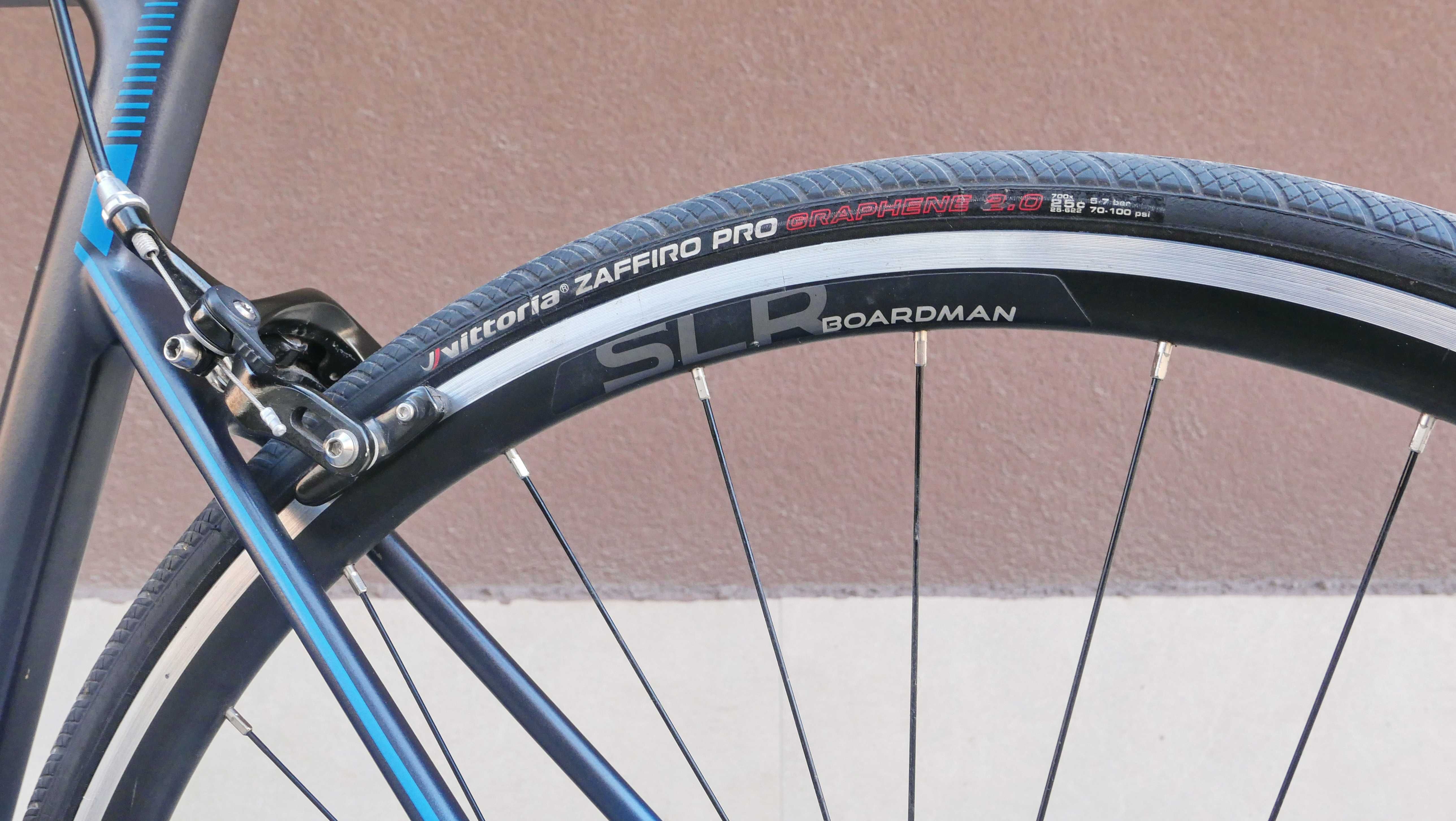 Boardman SLR, 8.9 кг карбон, 28 цола, 2х 11 Shimano 105 R7000