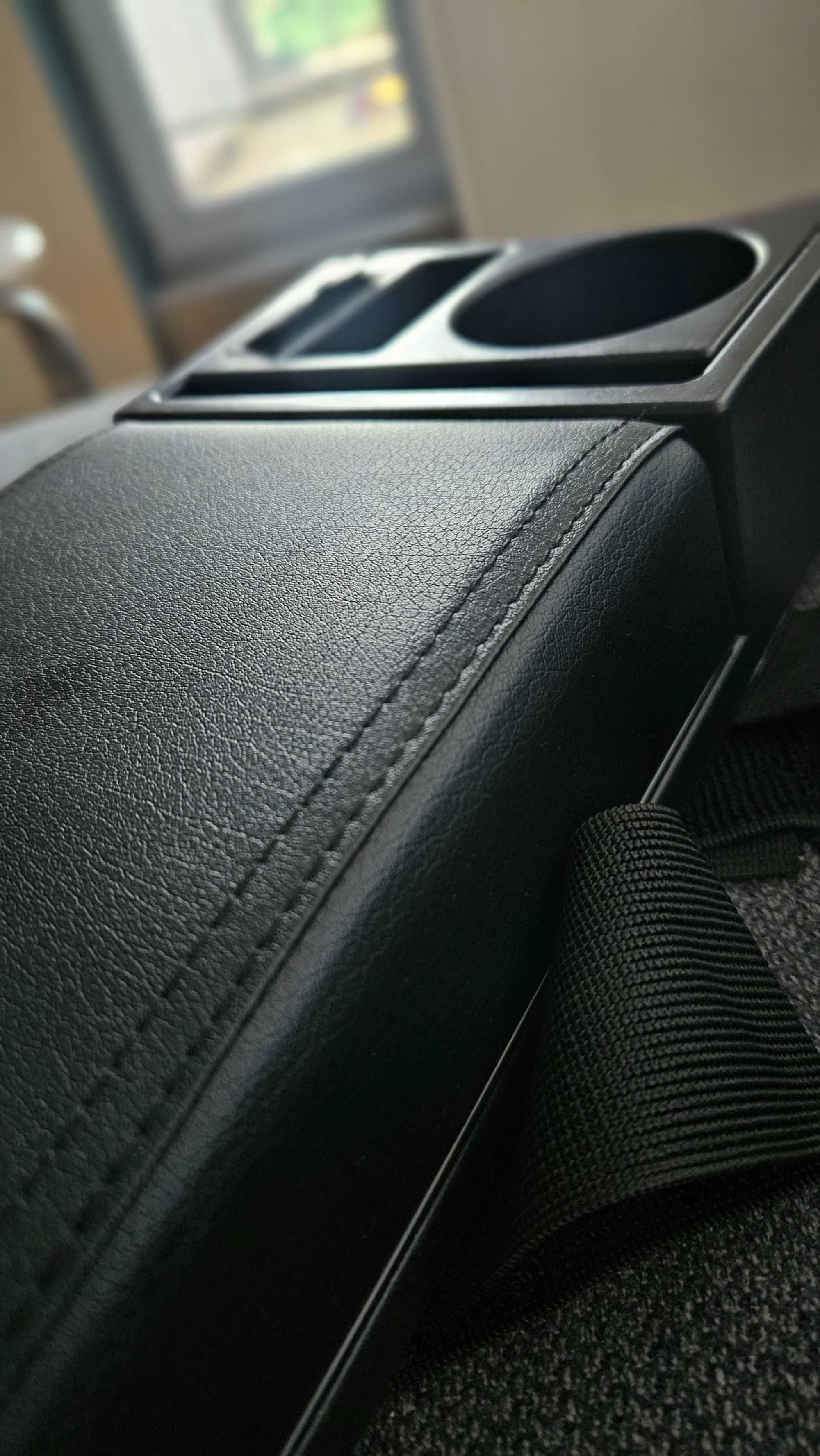 Подлакътник за кола - универсален с 2xUSB